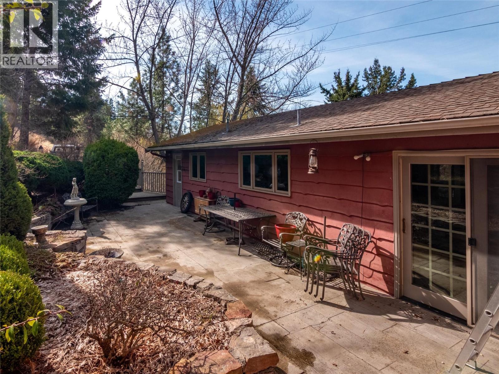 1910 SUTHERLAND ROAD - 41