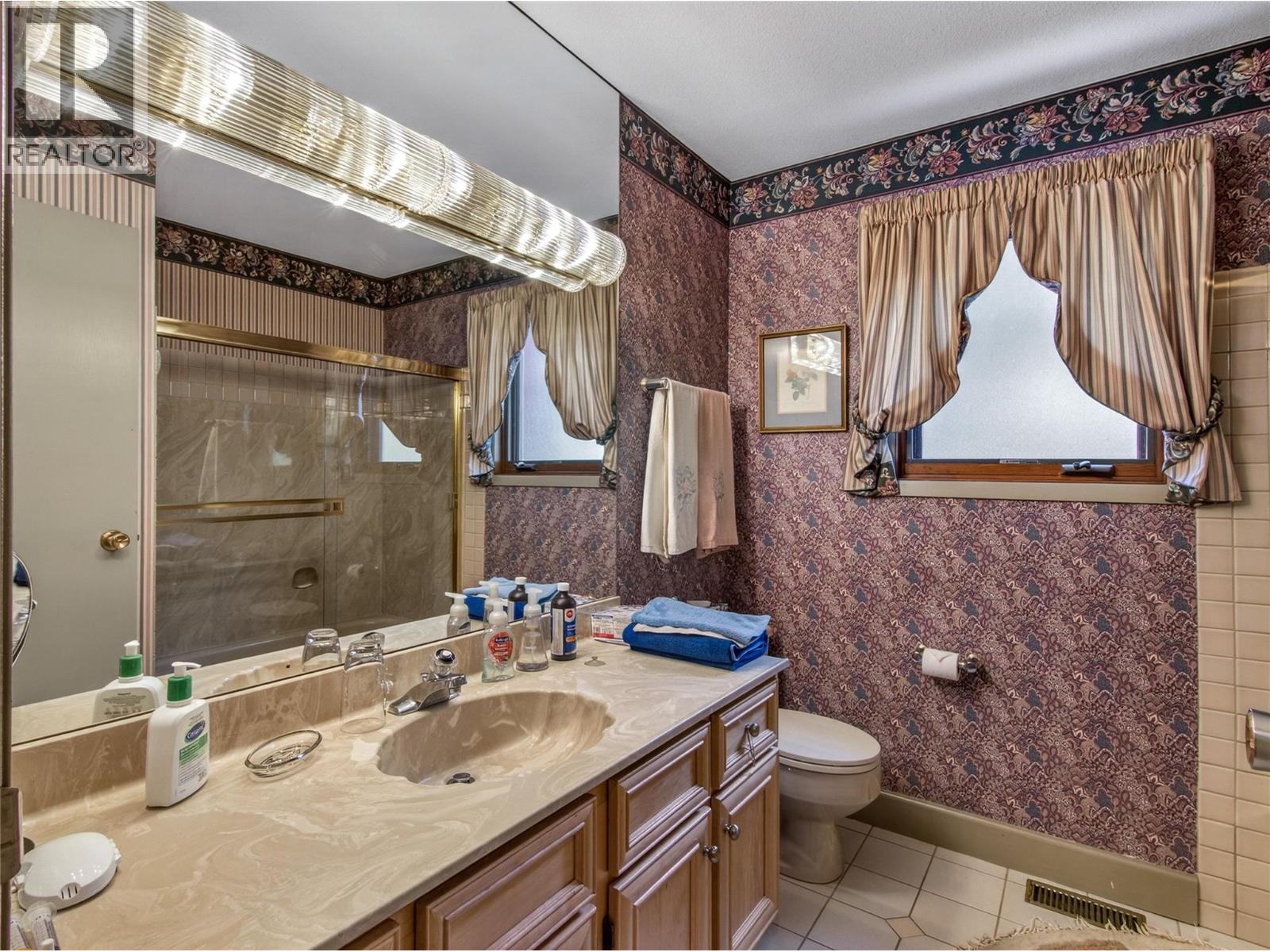 1910 SUTHERLAND ROAD - 32