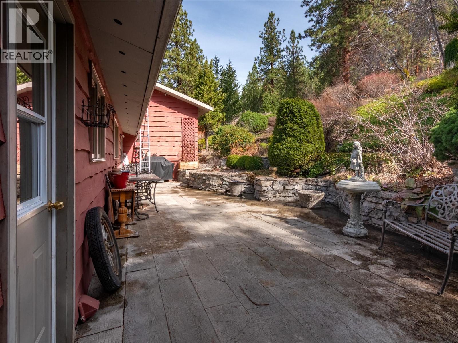 1910 SUTHERLAND ROAD - 39