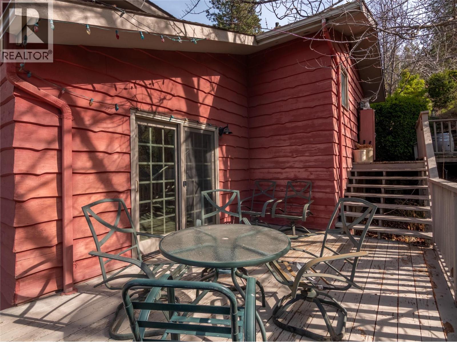 1910 SUTHERLAND ROAD - 44