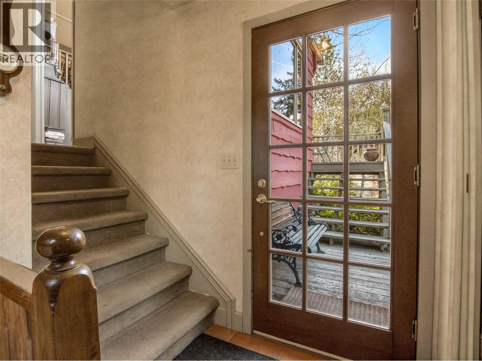 1910 SUTHERLAND ROAD - 35