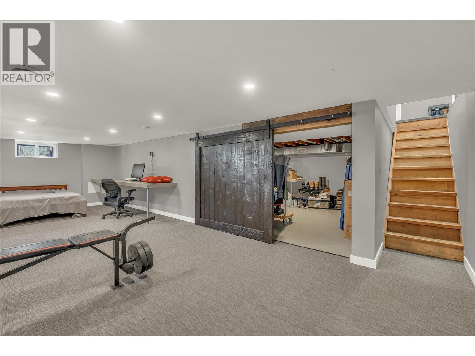 10602 VICTORIA ROAD S - 21