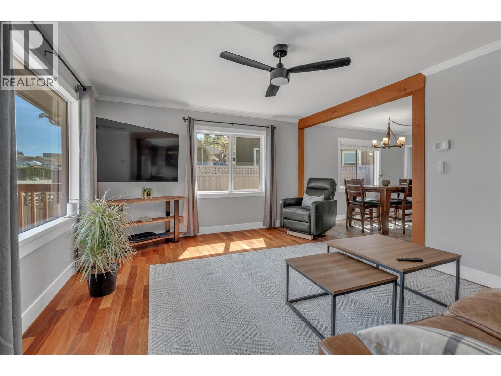 10602 Victoria Road S - 4