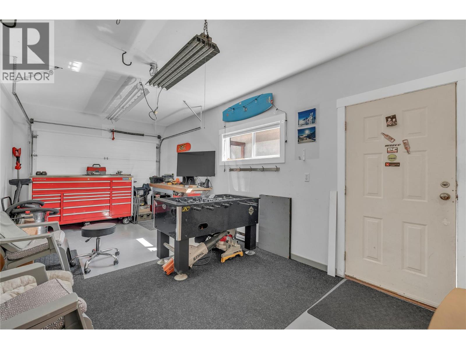 10602 VICTORIA ROAD S - 39