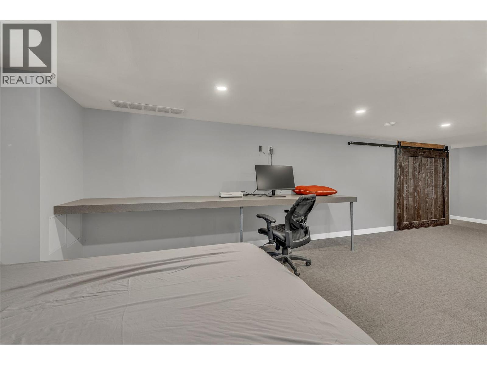 10602 VICTORIA ROAD S - 25