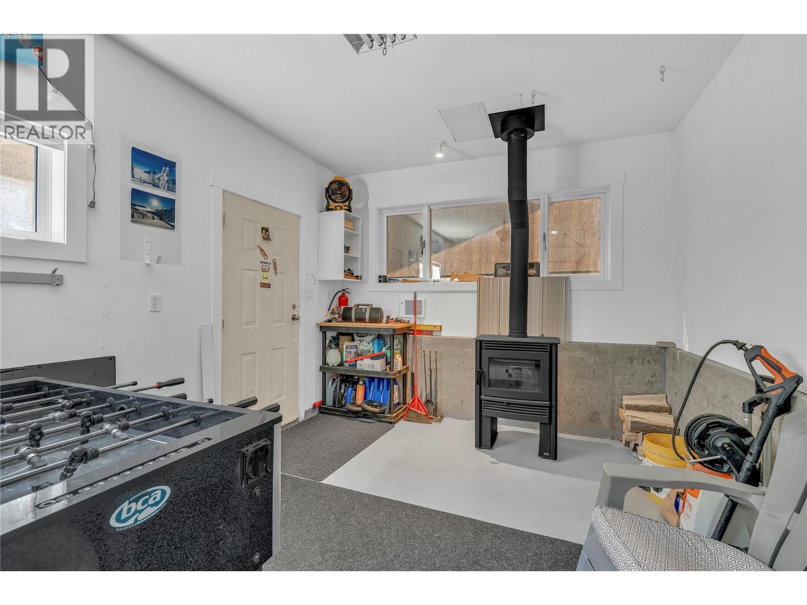 10602 Victoria Road S - 40