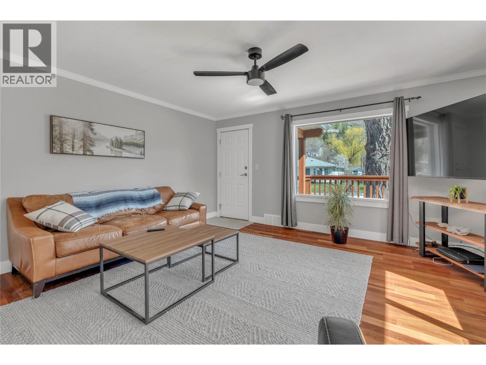 10602 Victoria Road S - 2