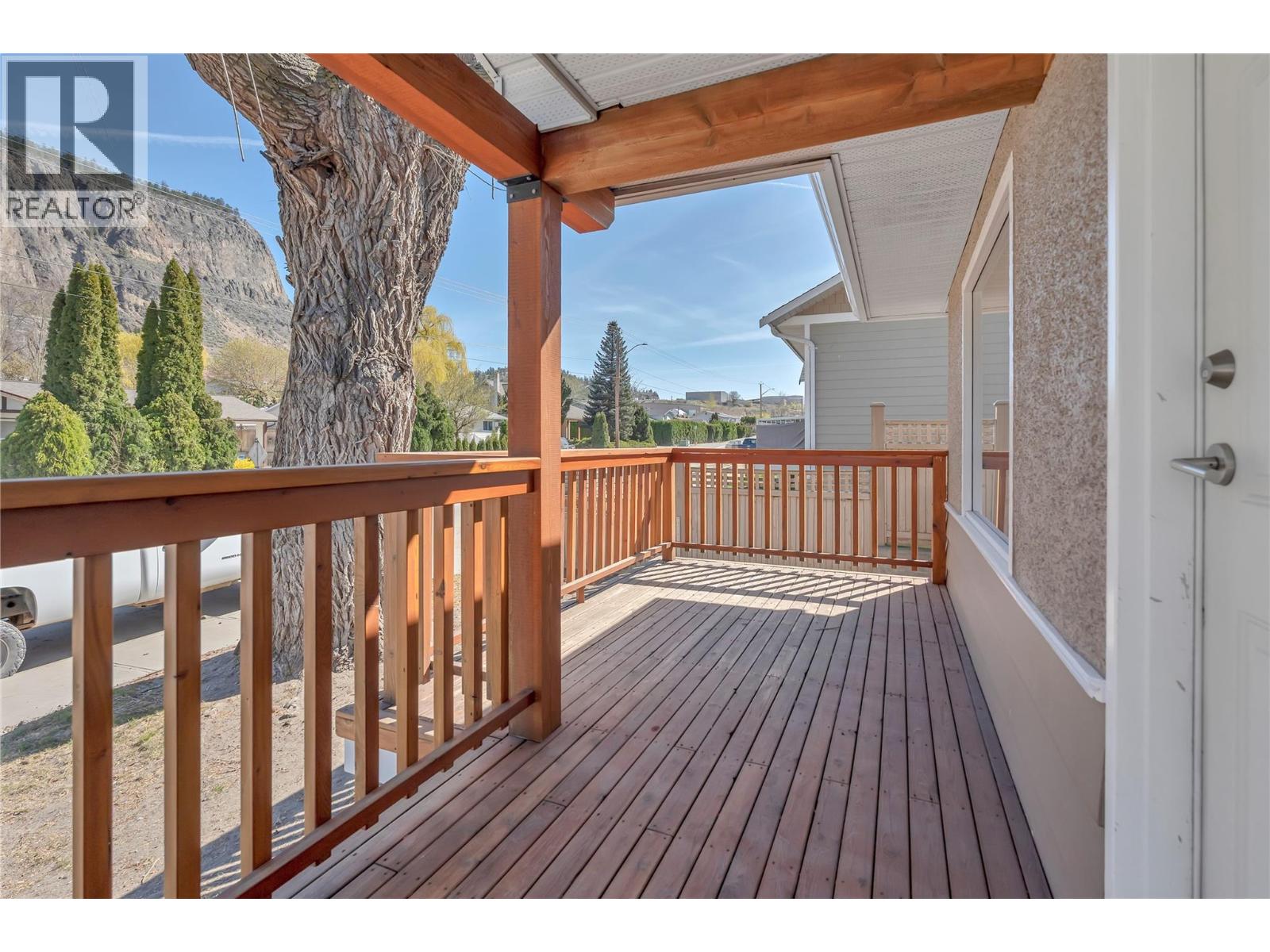 10602 VICTORIA ROAD S - 45