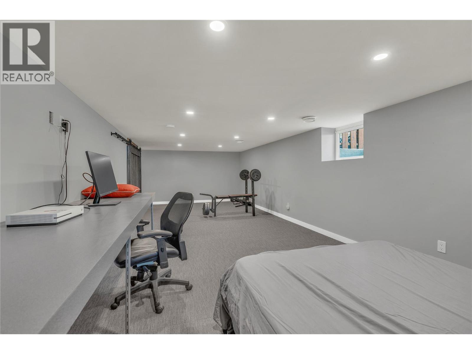 10602 VICTORIA ROAD S - 27