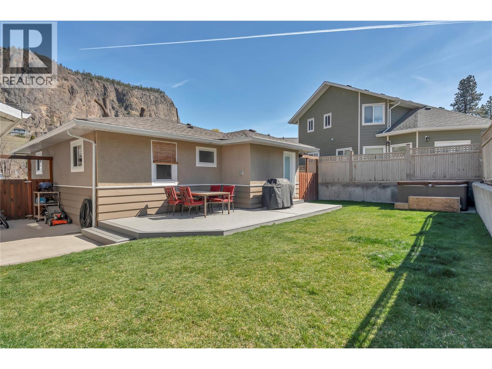 10602 Victoria Road S - 38