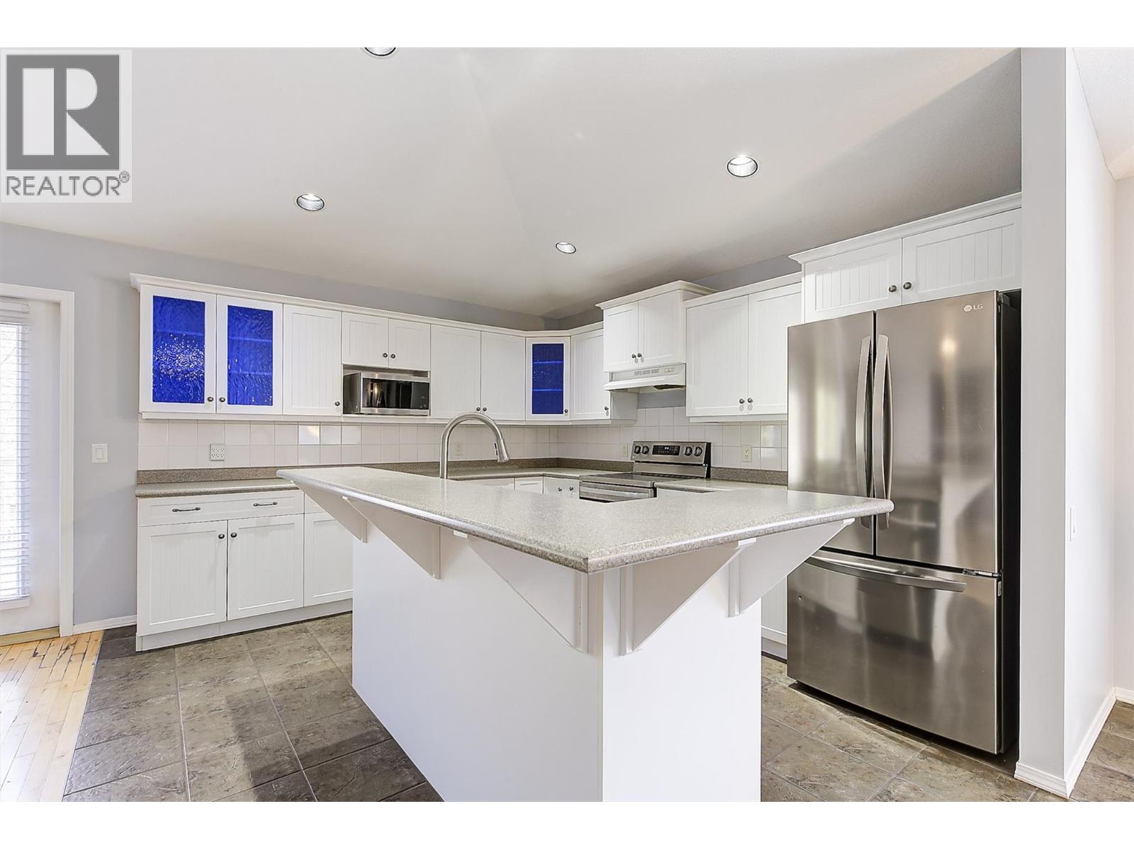  546 South Crest Drive, Kelowna