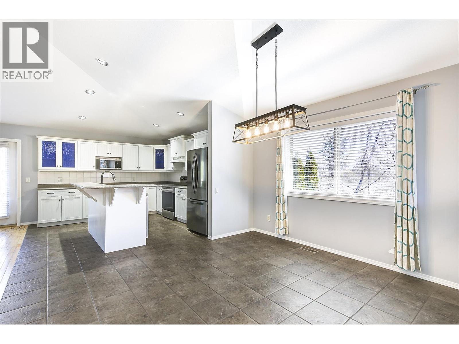  546 South Crest Drive, Kelowna