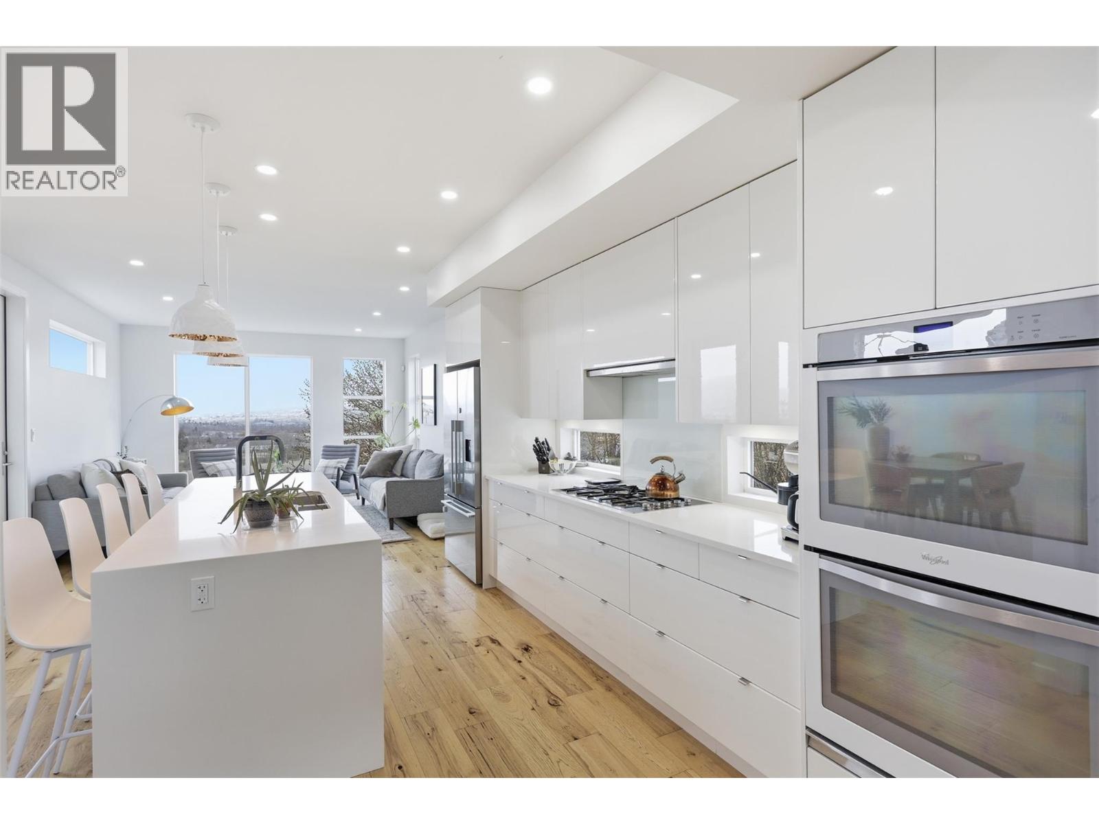 360 ST PAUL STREET W - 7