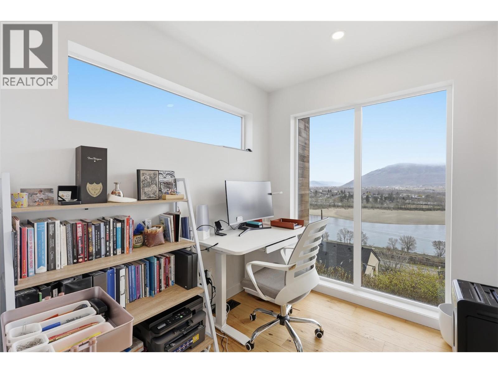 360 ST PAUL STREET W - 35