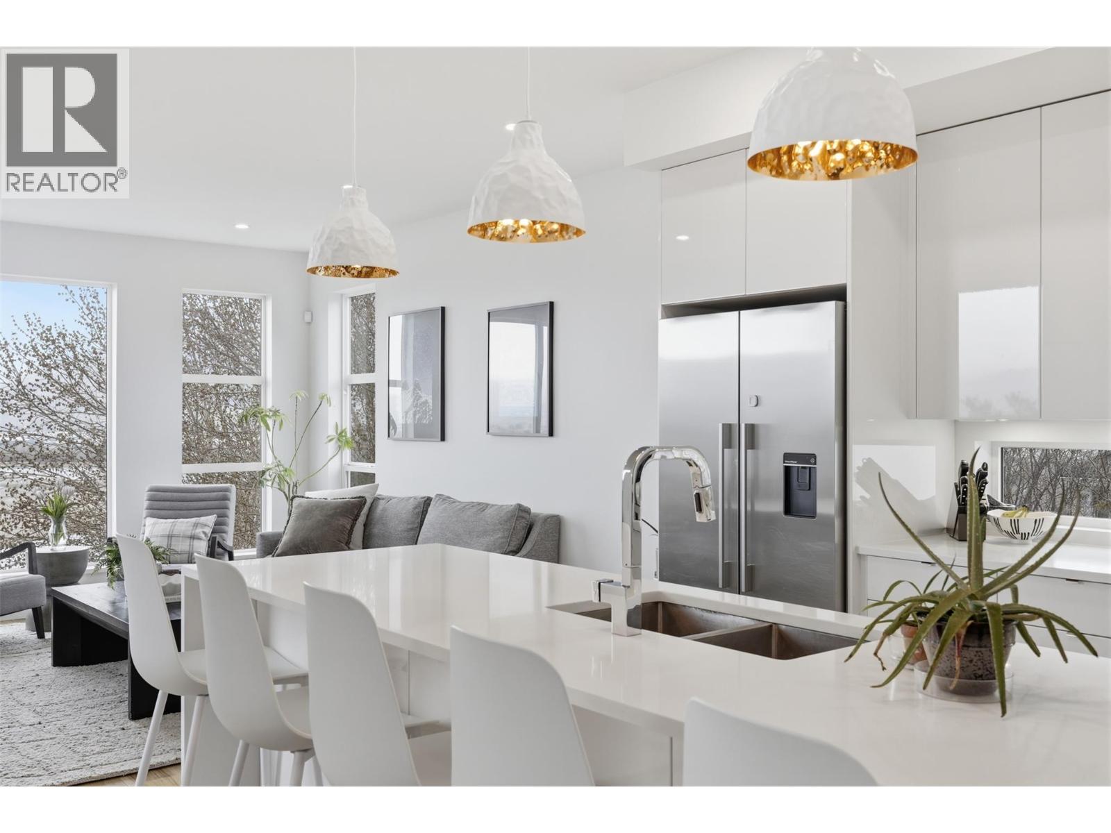 360 ST PAUL STREET W - 9