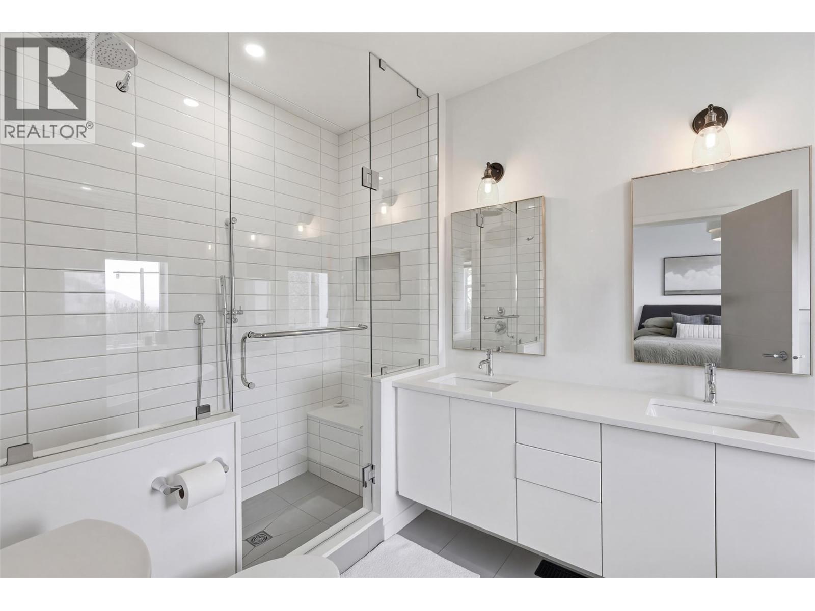 360 ST PAUL STREET W - 46