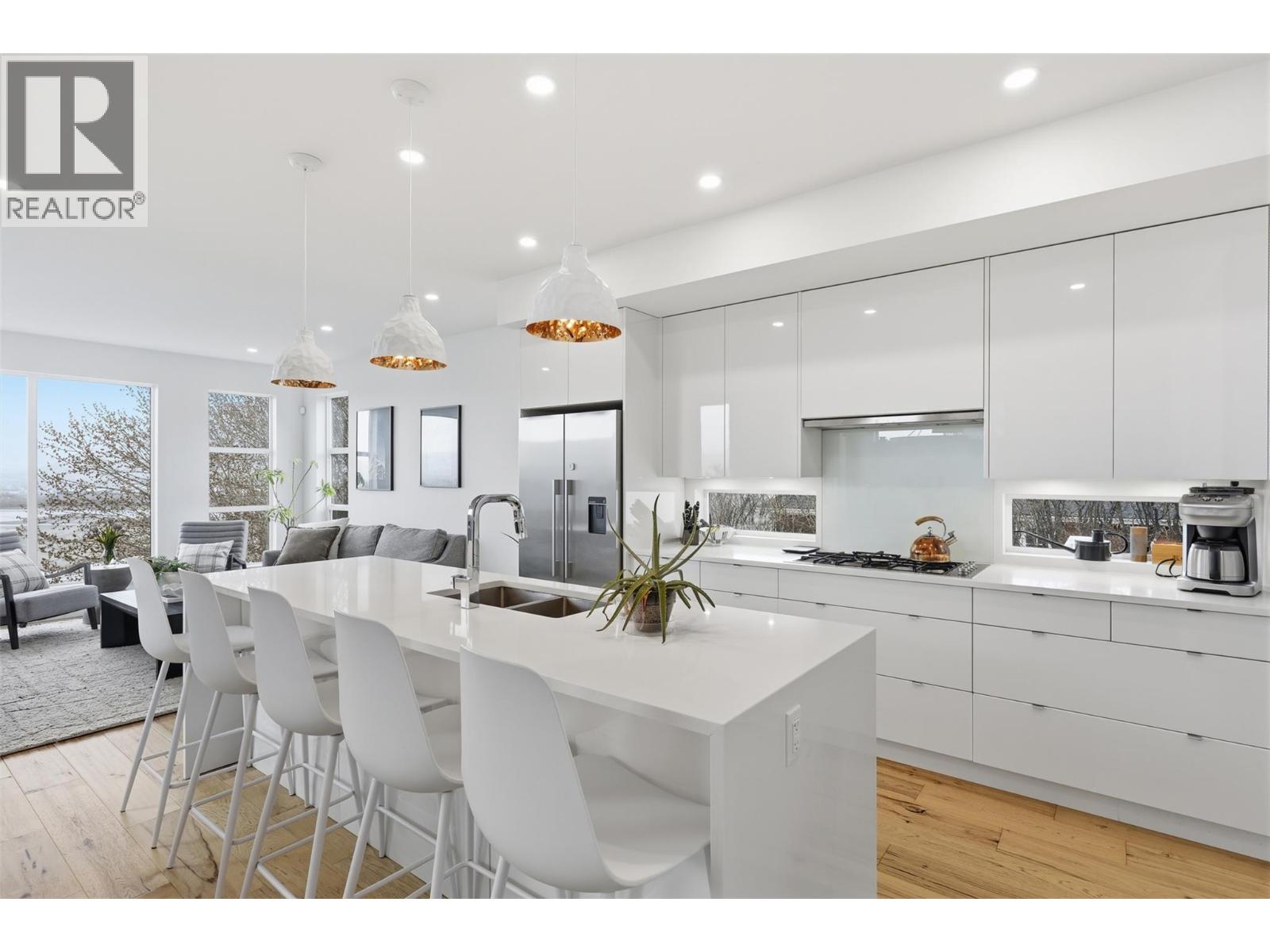 360 ST PAUL Street W - 8