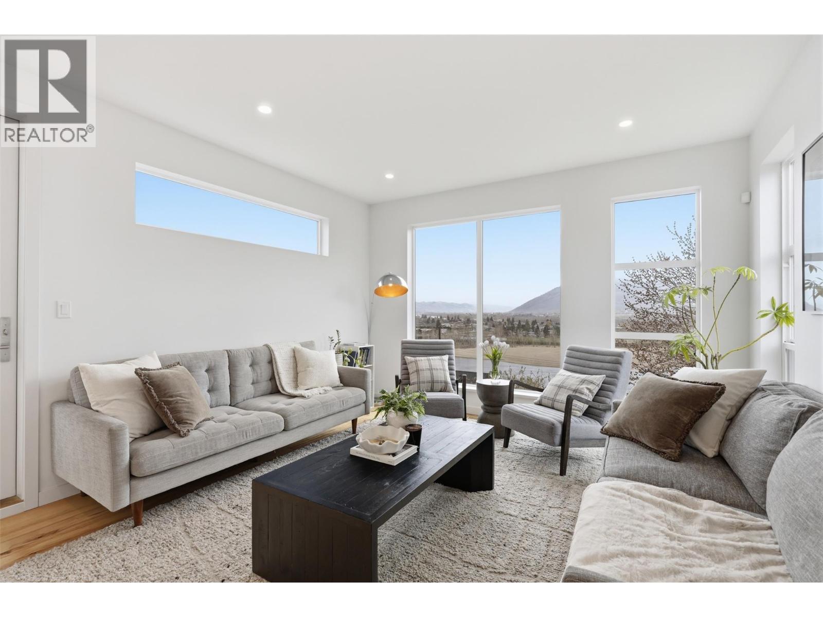 360 ST PAUL Street W - 13