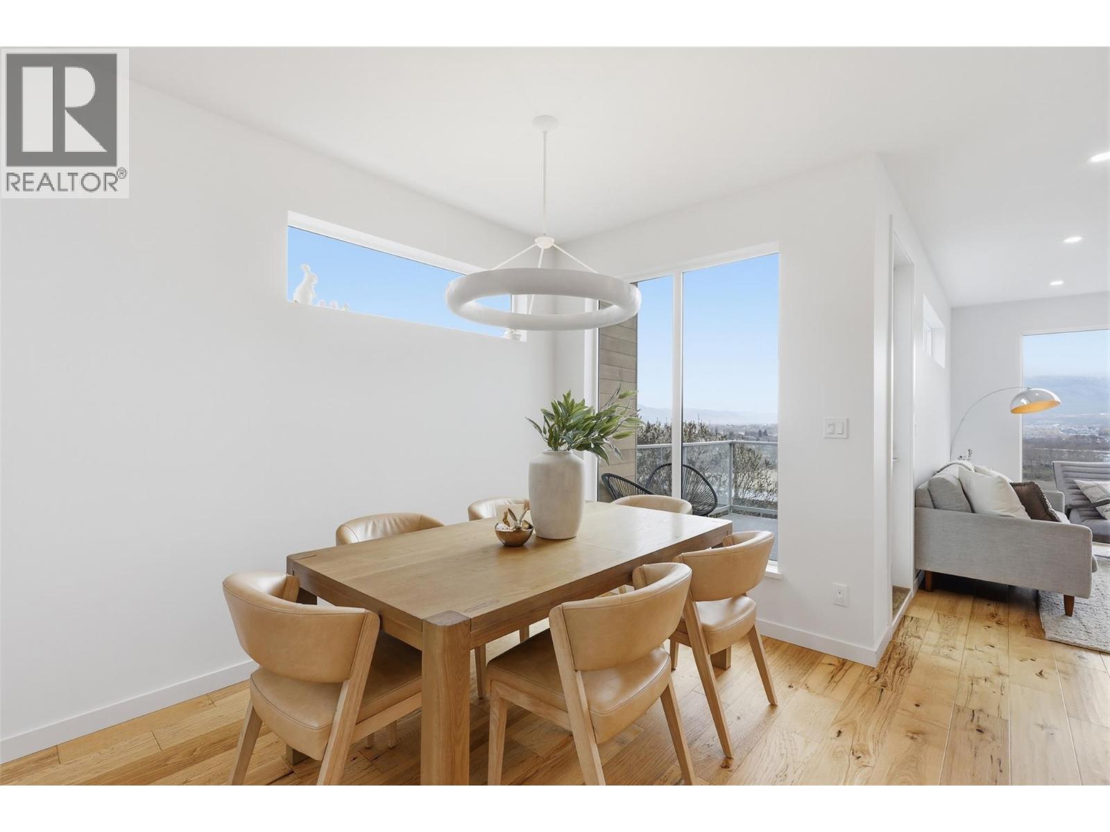360 ST PAUL Street W - 17