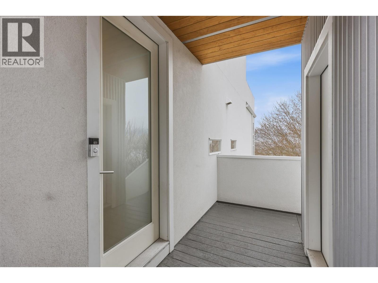 360 ST PAUL STREET W - 4