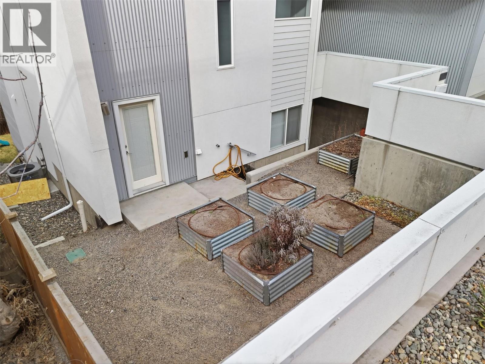 360 ST PAUL STREET W - 64