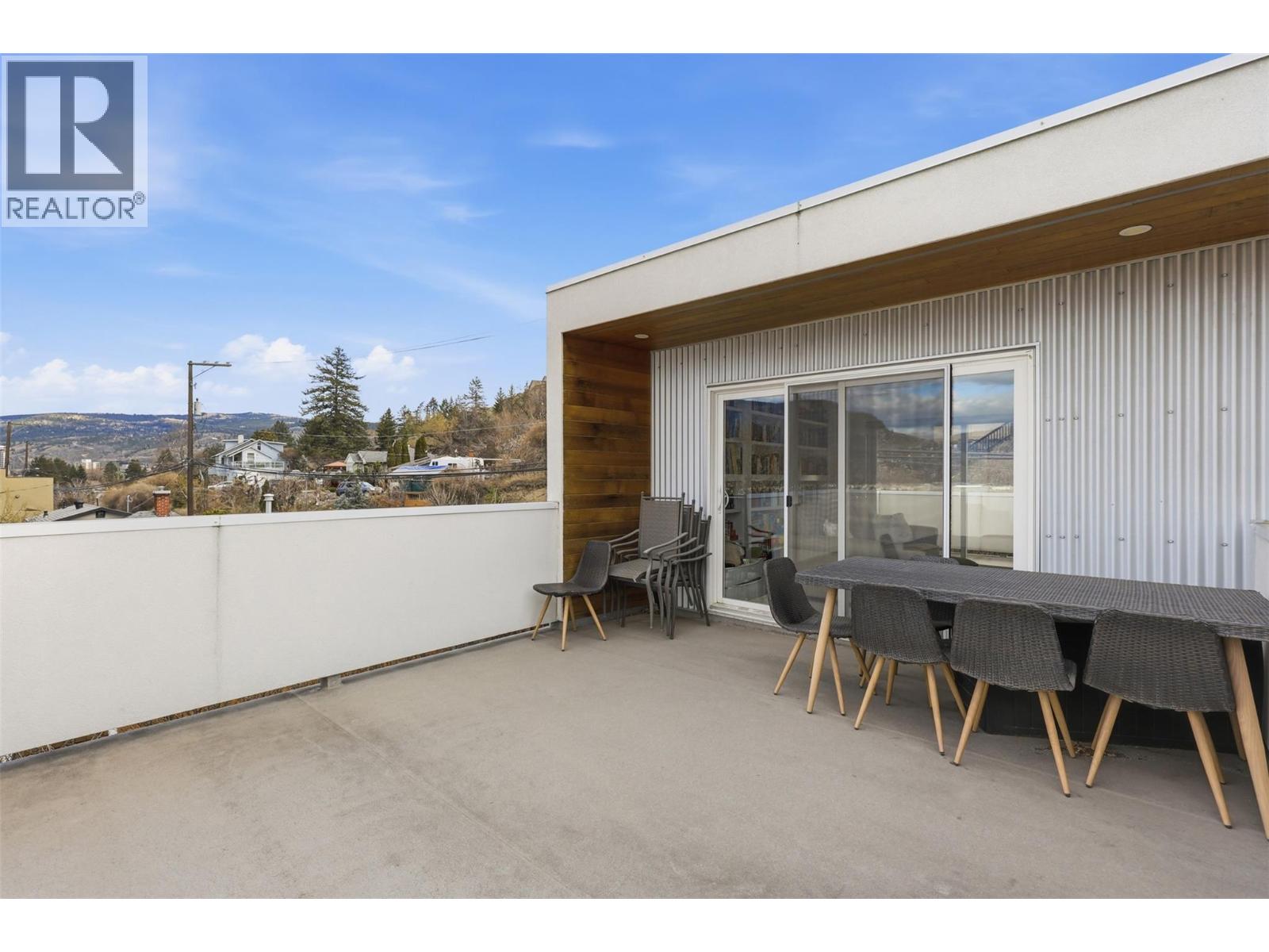 360 ST PAUL Street W - 30
