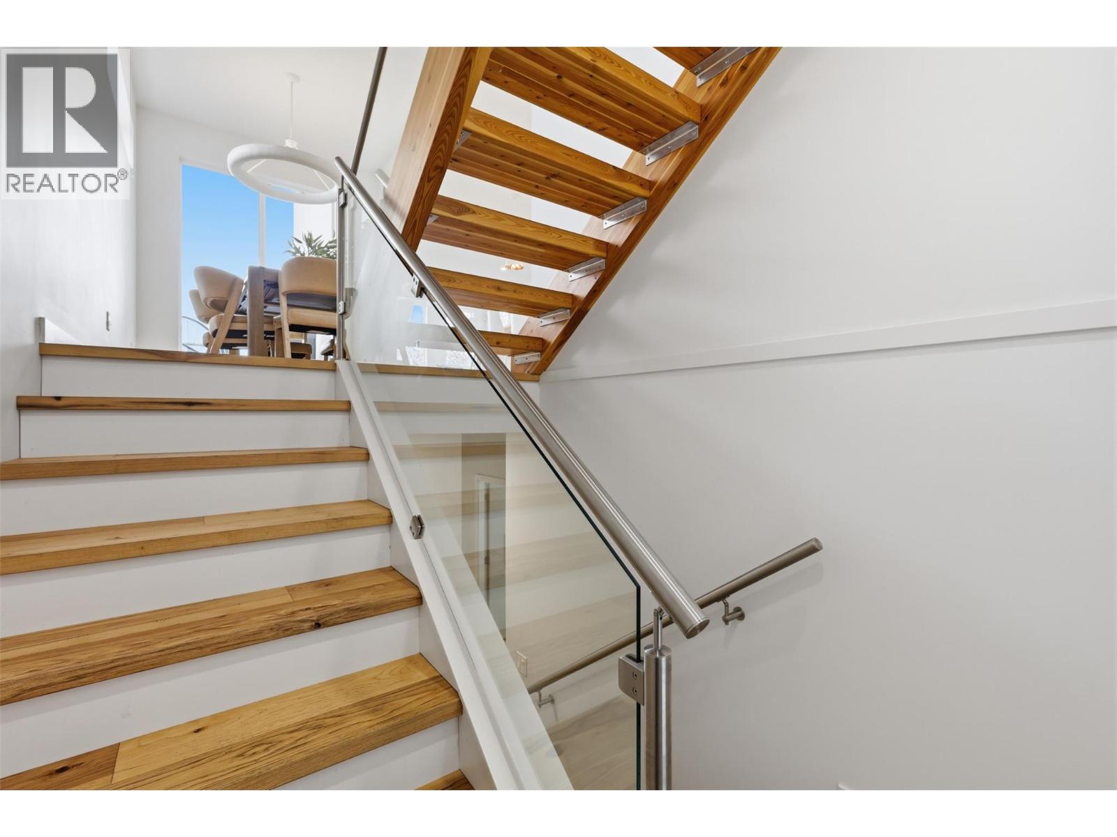 360 ST PAUL Street W - 36