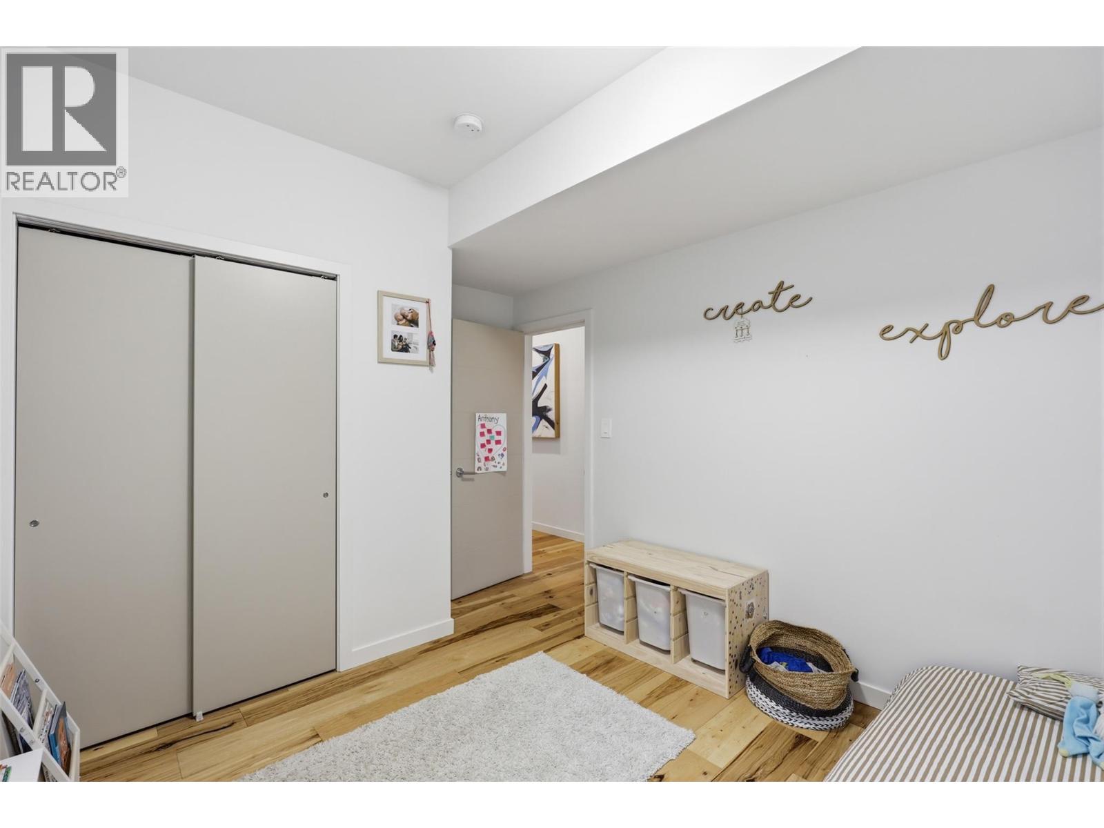 360 ST PAUL Street W - 51
