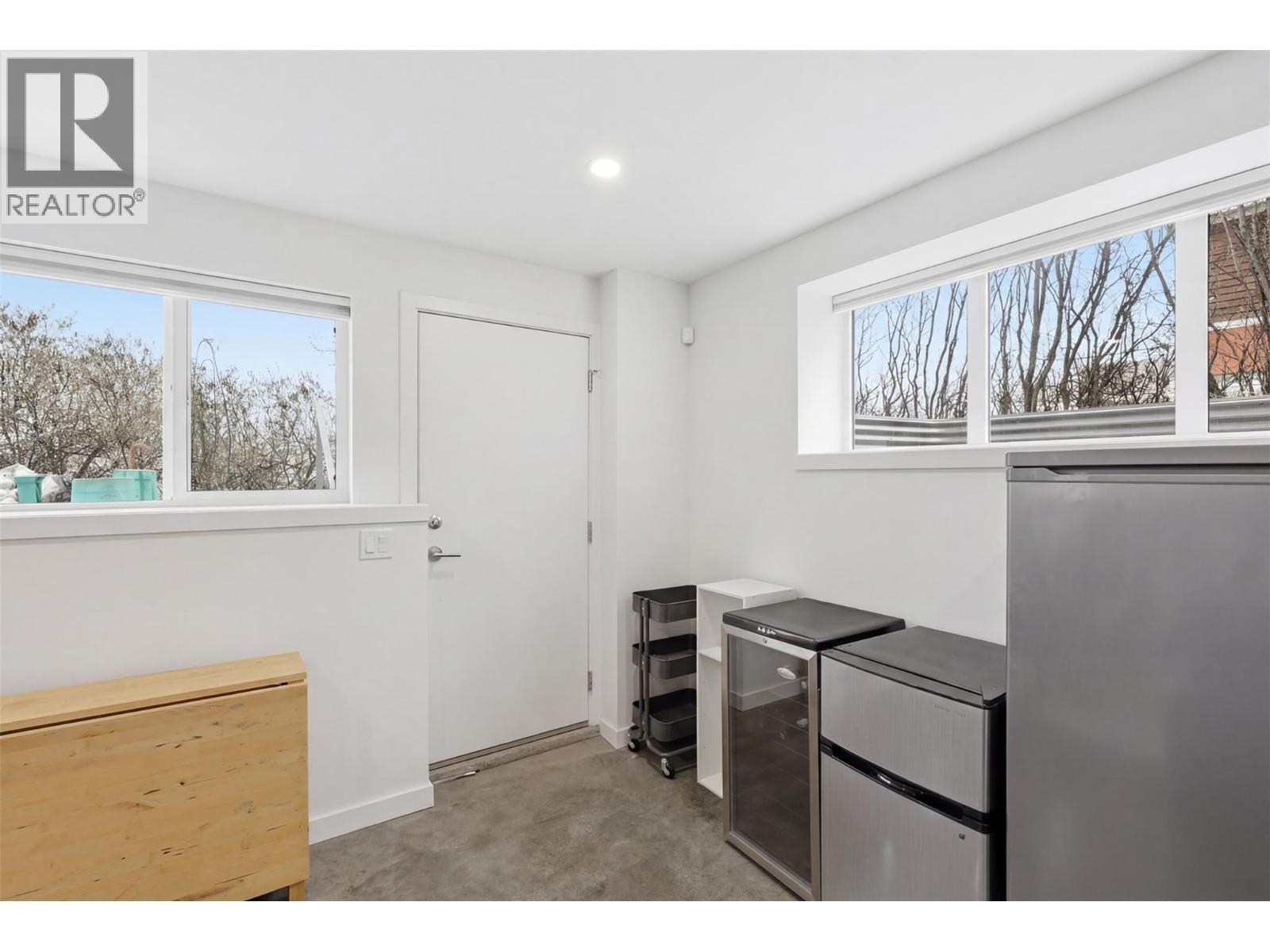 360 ST PAUL Street W - 57