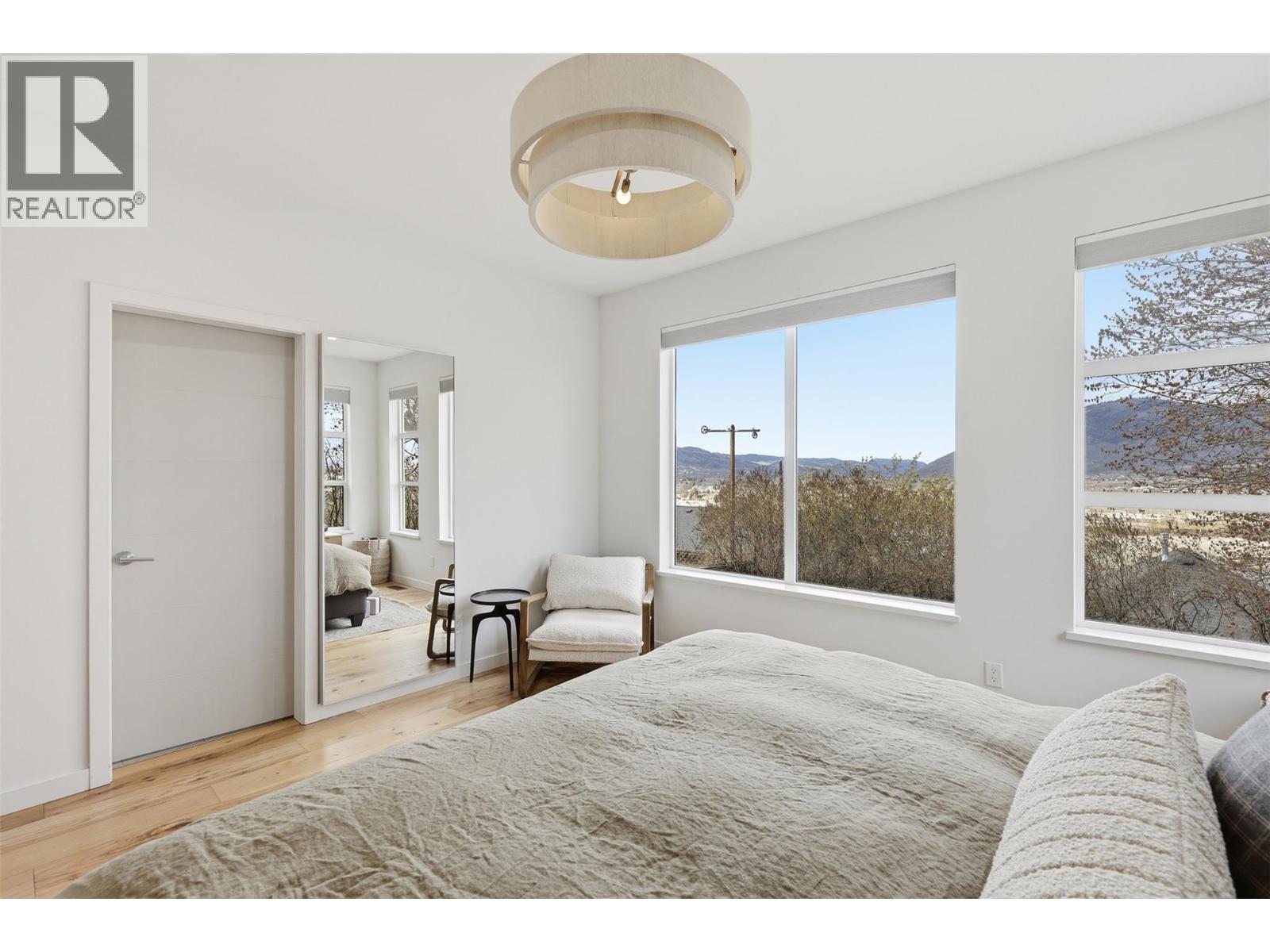 360 ST PAUL Street W - 42