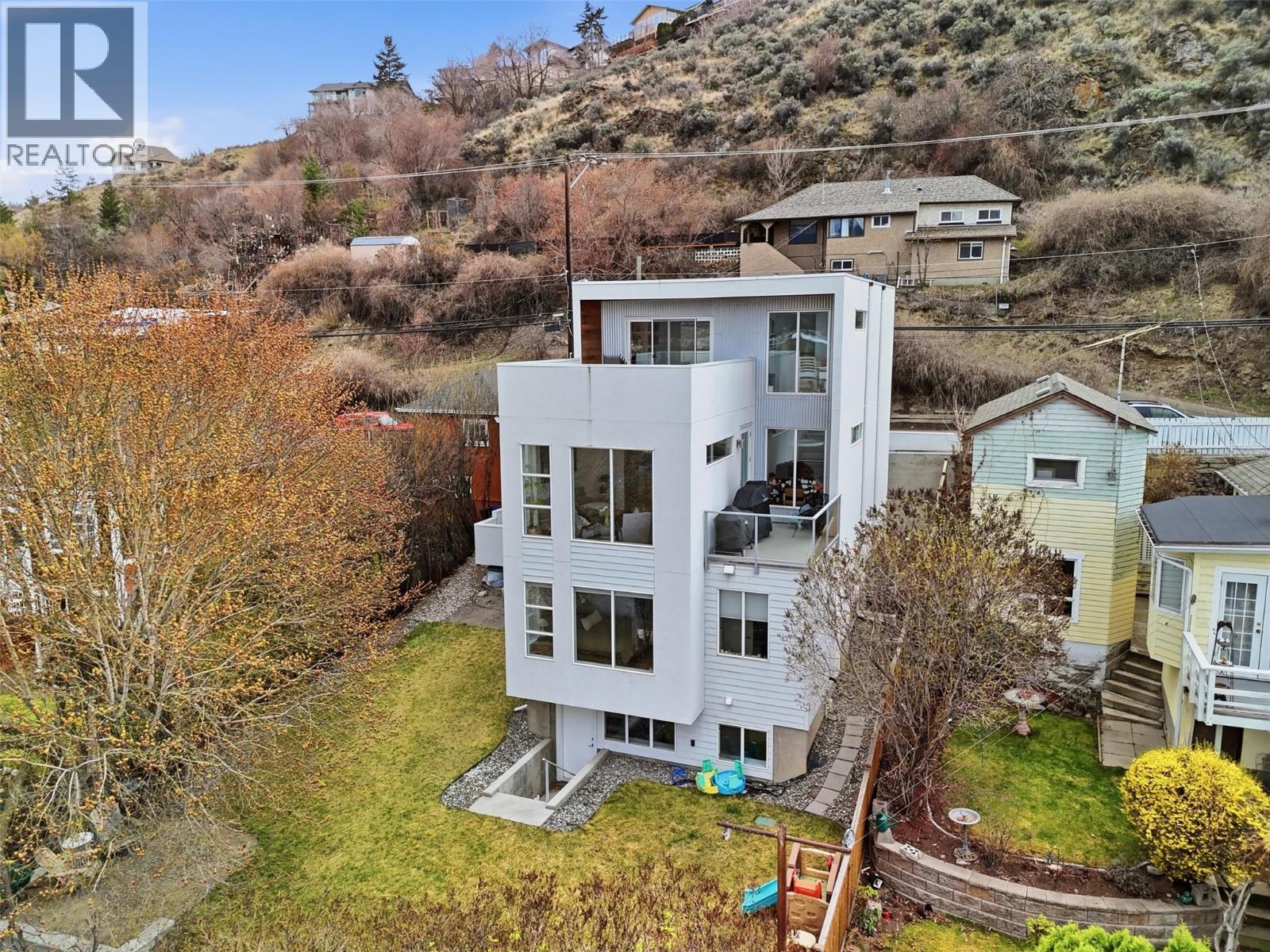 360 ST PAUL Street W - 72