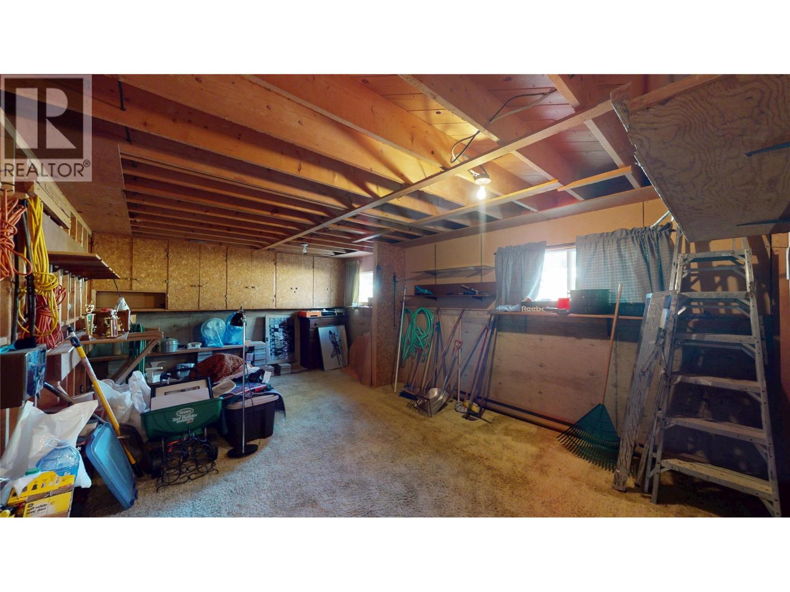 276 Cross Road N - 36
