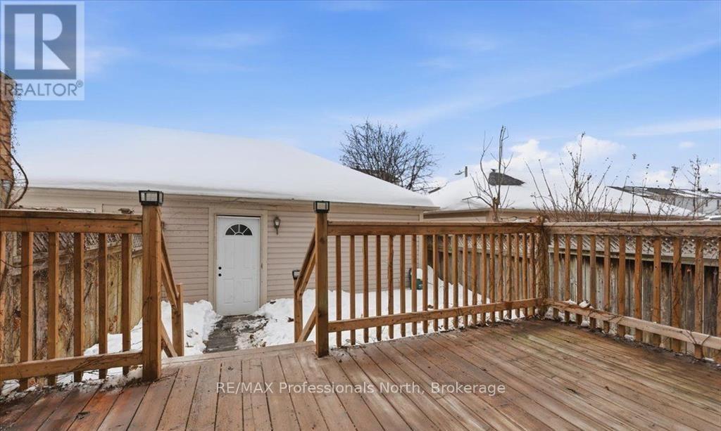 Back deck to double car garage