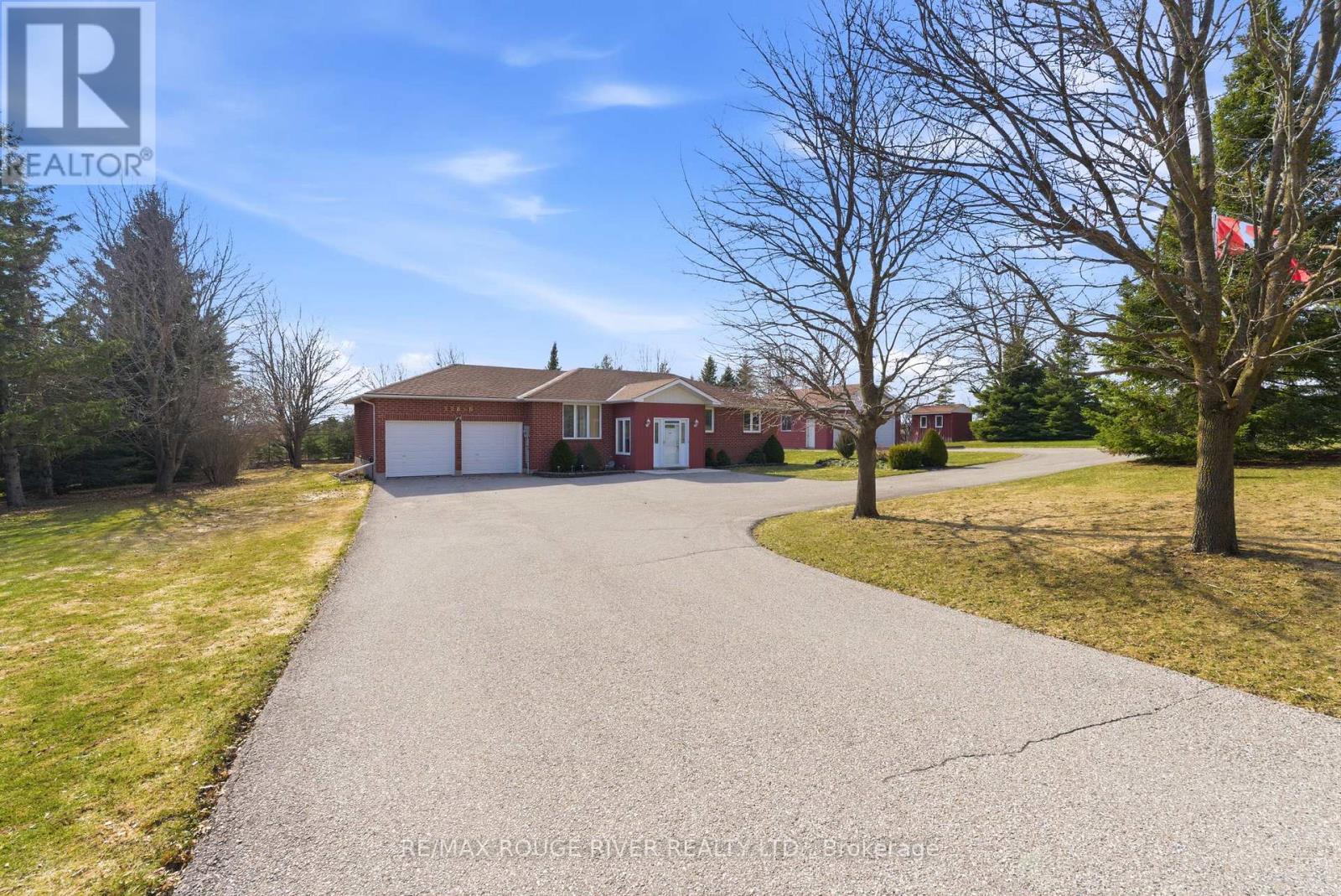 22810 SIMCOE STREET — photo 2