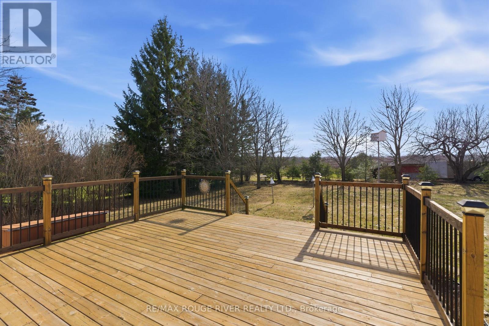 22810 SIMCOE STREET — photo 36