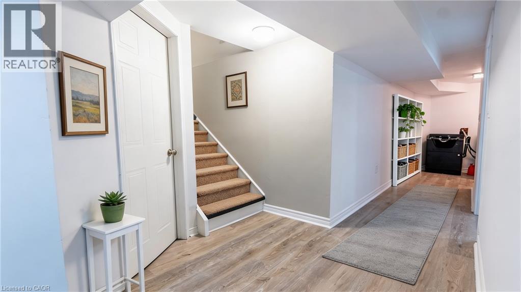 63 WICKSTEAD Court - 4