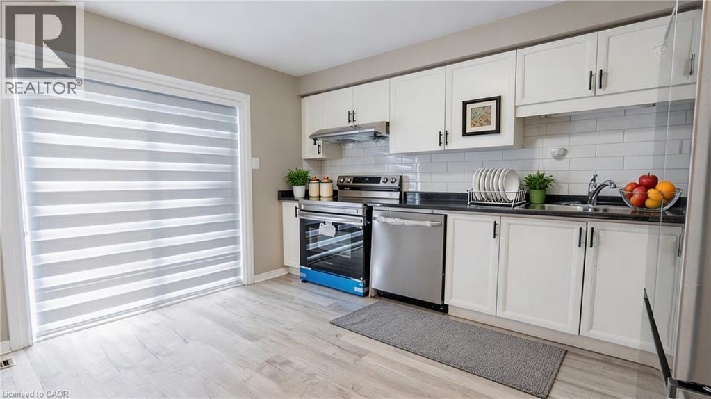 63 WICKSTEAD Court - 21