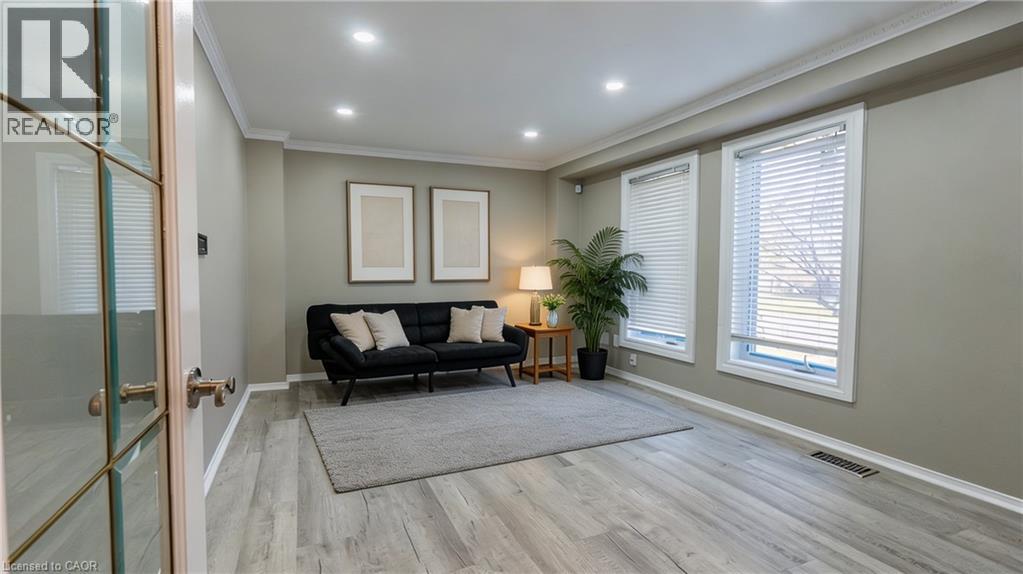 63 WICKSTEAD Court - 24