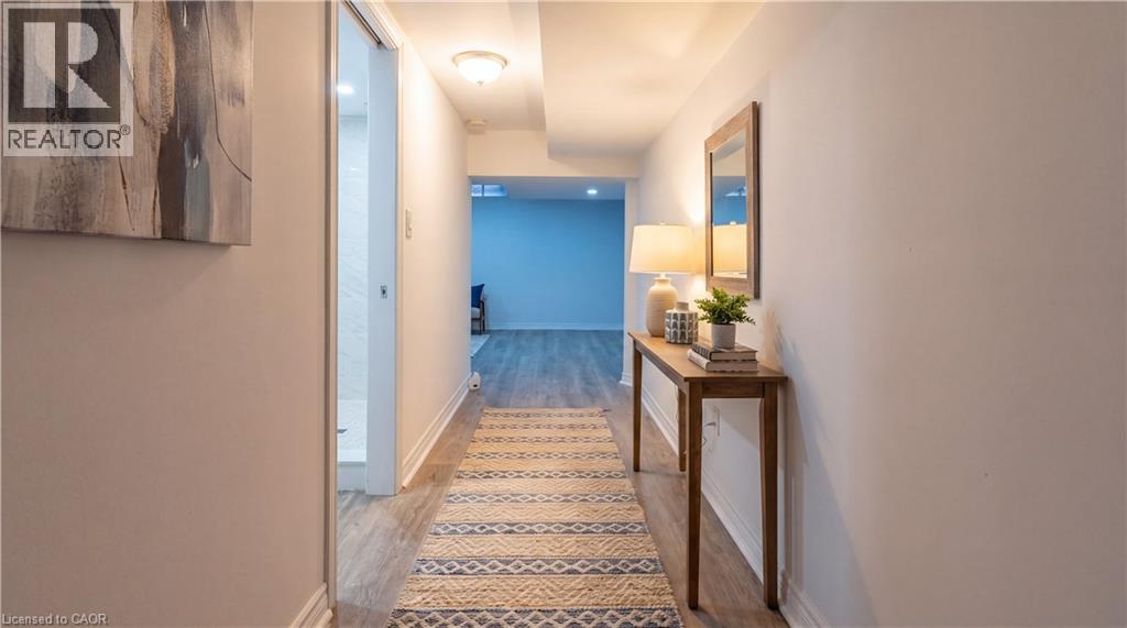 63 WICKSTEAD Court - 33