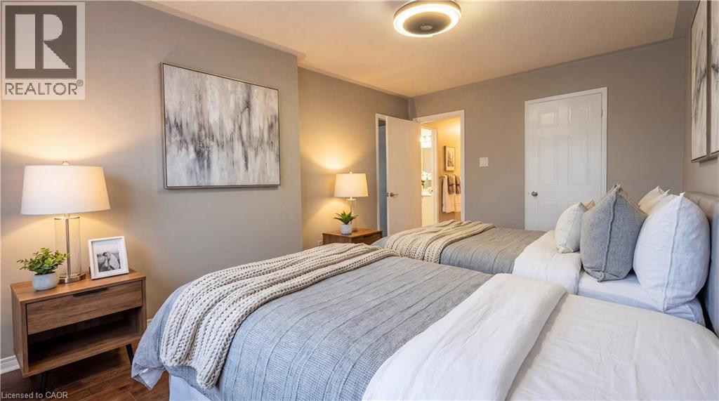 63 WICKSTEAD Court - 35