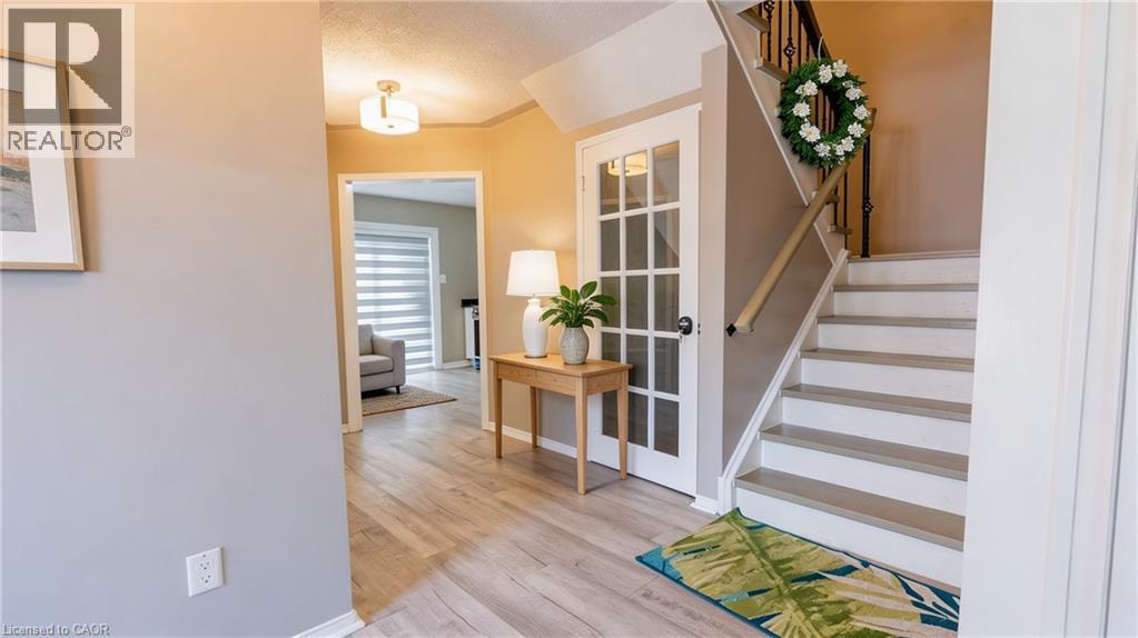 63 WICKSTEAD Court - 25