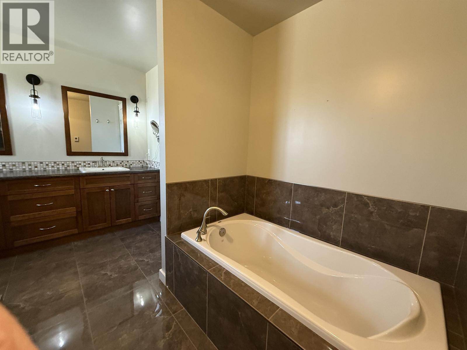 5072 BLOCK DRIVE - 20