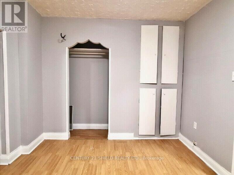 619 RIDLEY AVENUE - 32