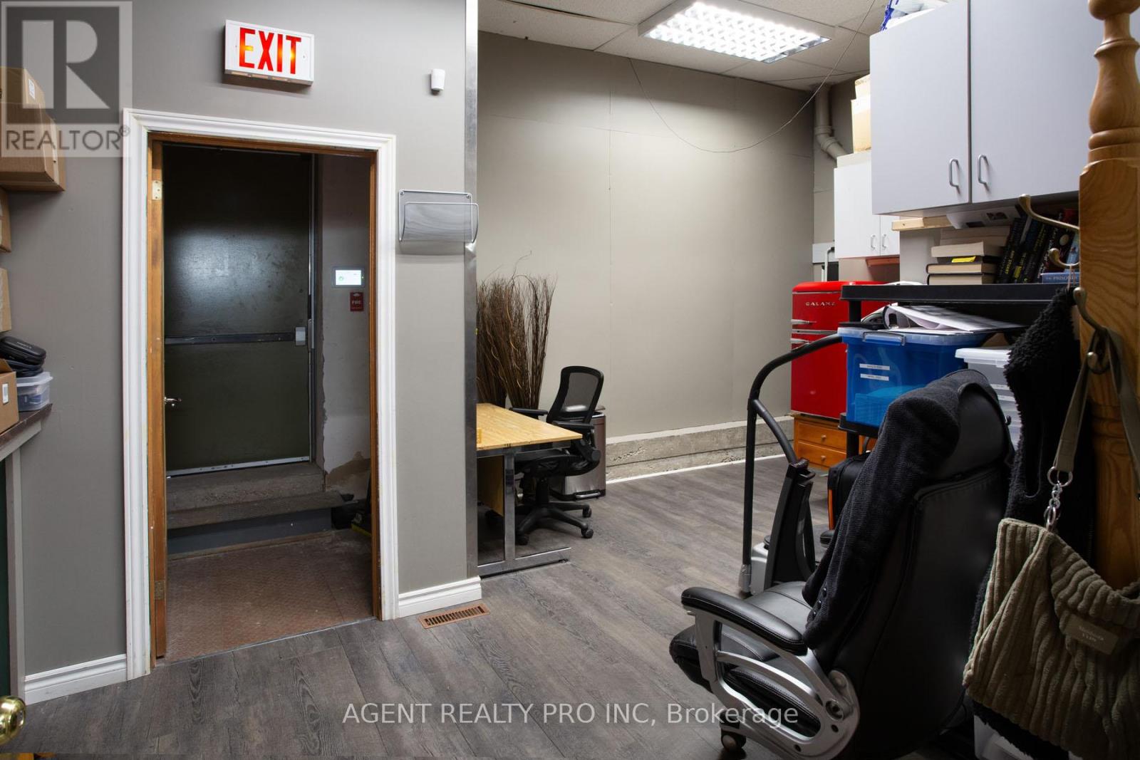 419 DUNDAS STREET - 13