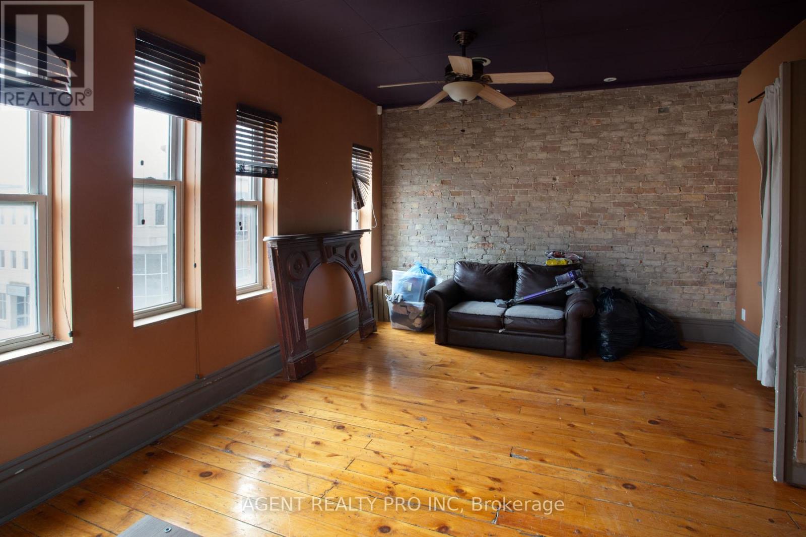 419 DUNDAS STREET - 17