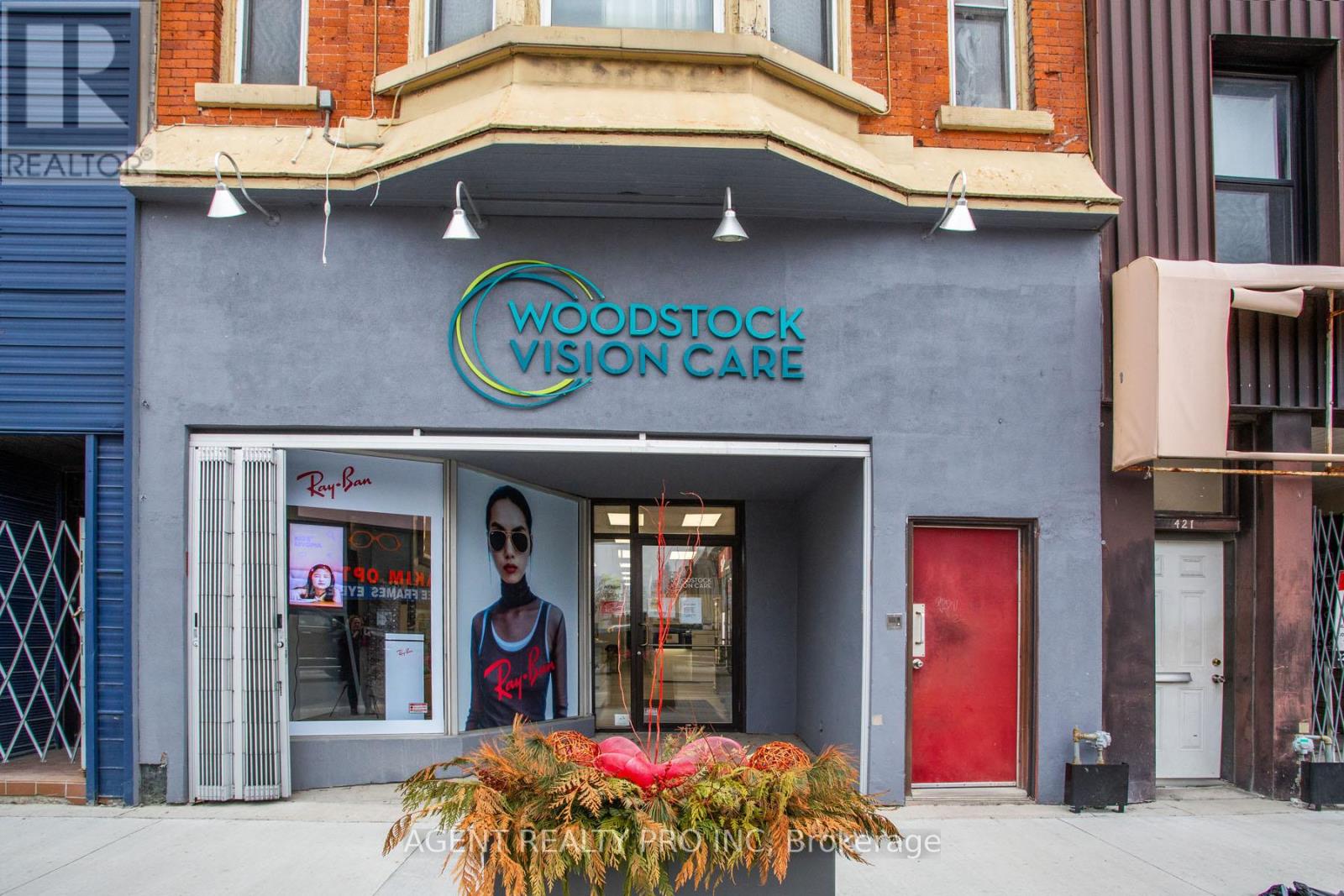 419 DUNDAS STREET - 2