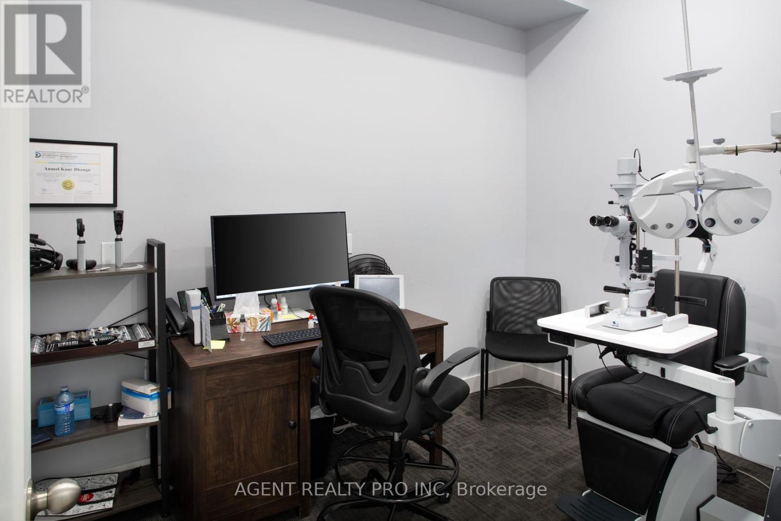 419 DUNDAS STREET - 8