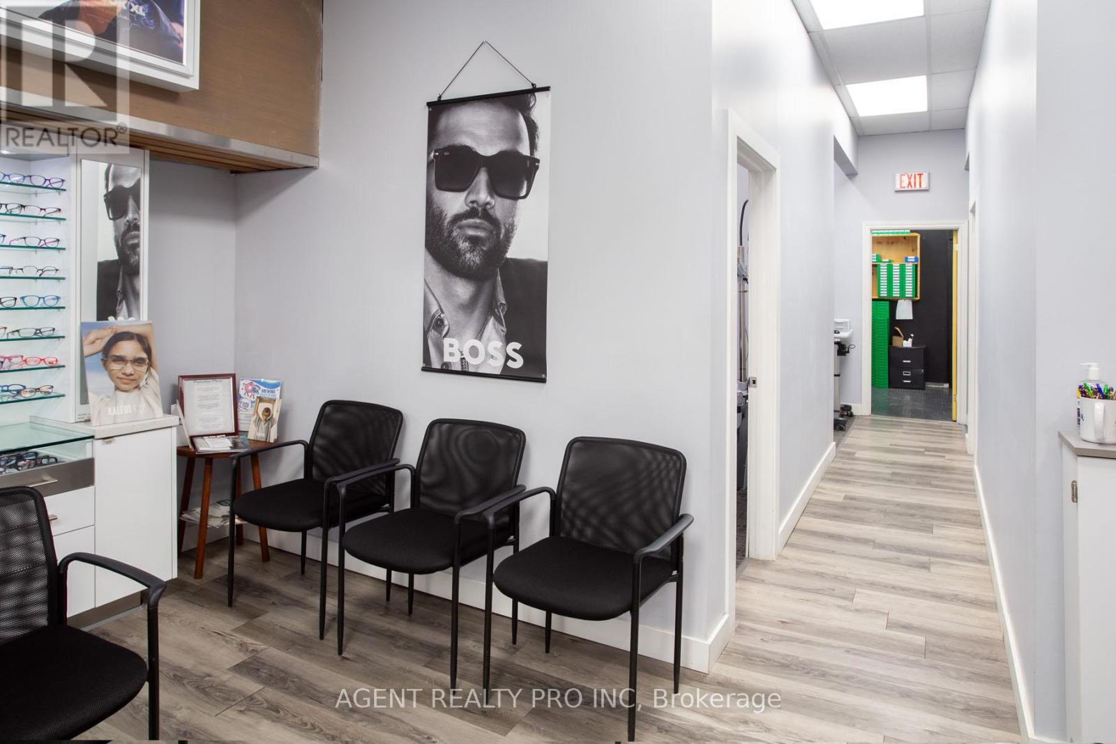 419 DUNDAS STREET - 9