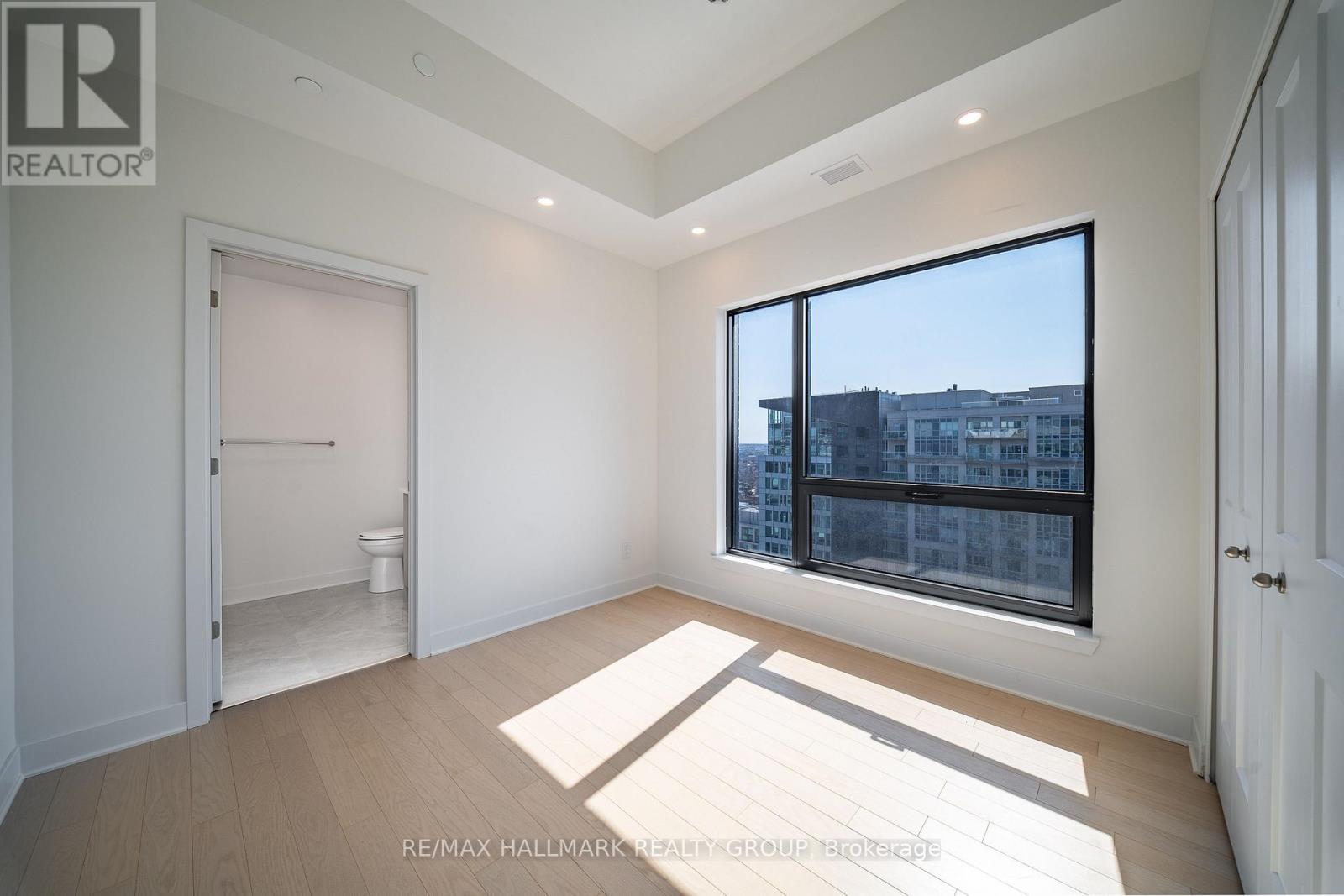 #2601 180 GEORGE STREET - 22