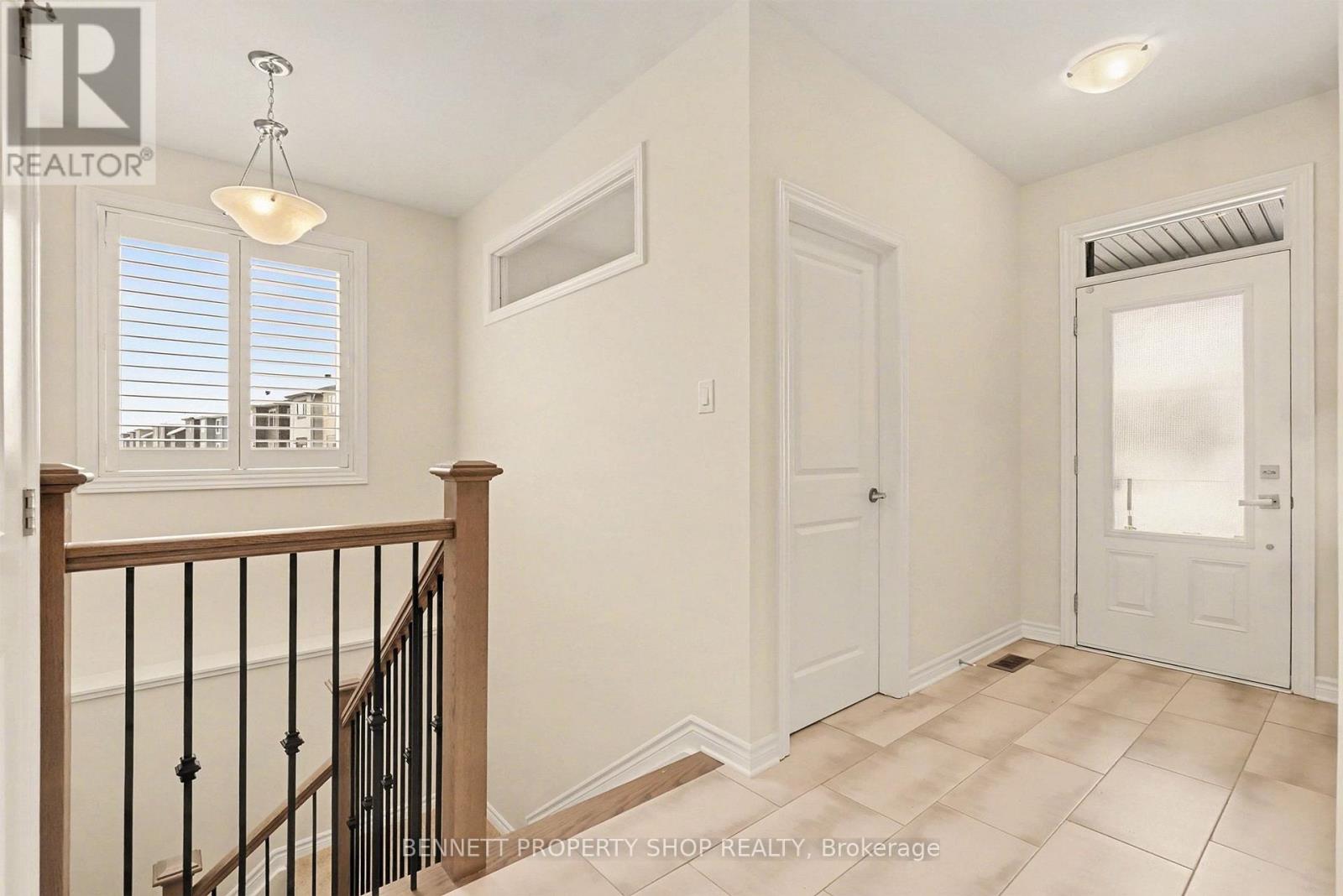 Staircase to lower level Walkout